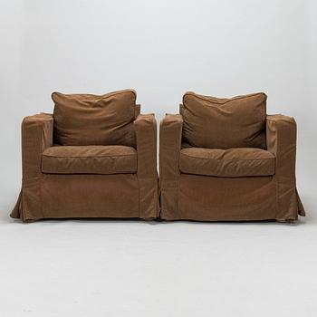 A pair of armchairs, Fogia, 21st century.