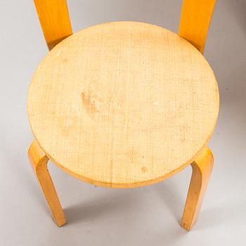 Alvar Aalto, pöytä, malli 90, ja tuoleja, 4 kpl, malli 66 Artek 1900-luvun puoliväli.