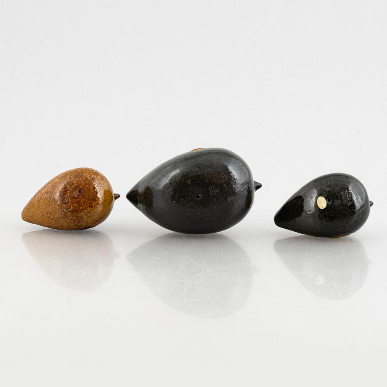 Lisa Larson, a group of three stoneware birds, Gustavsberg 1960s.