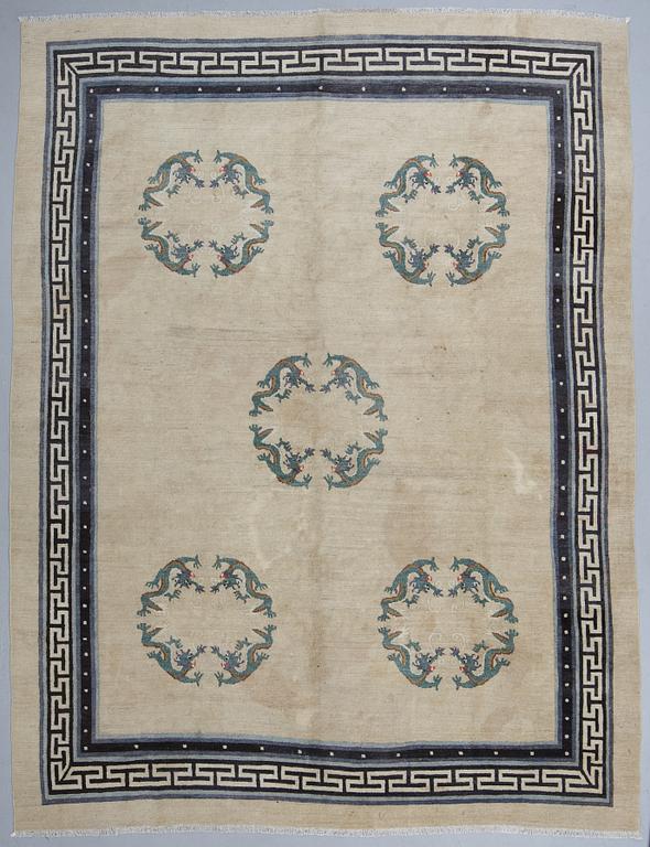 Matta, semiantik /old Tibet, ca 365 x 281 cm.