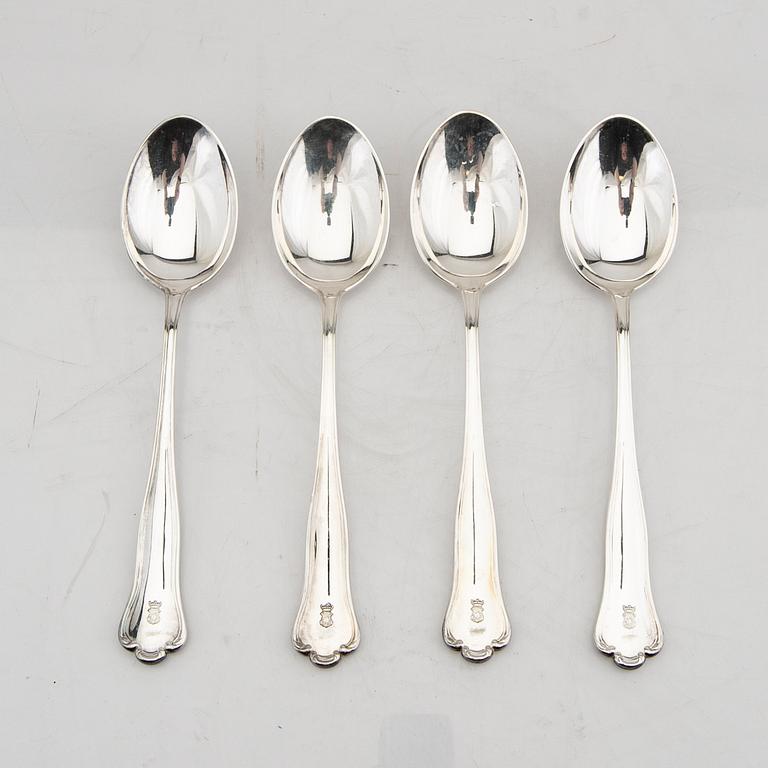 A Swedish 20th century set of 15 silver spoons mark of Hallbergs Stockholm 1948, weight 1352 grams.
