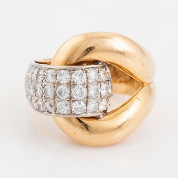 Gold and brilliant cut diamond ring.