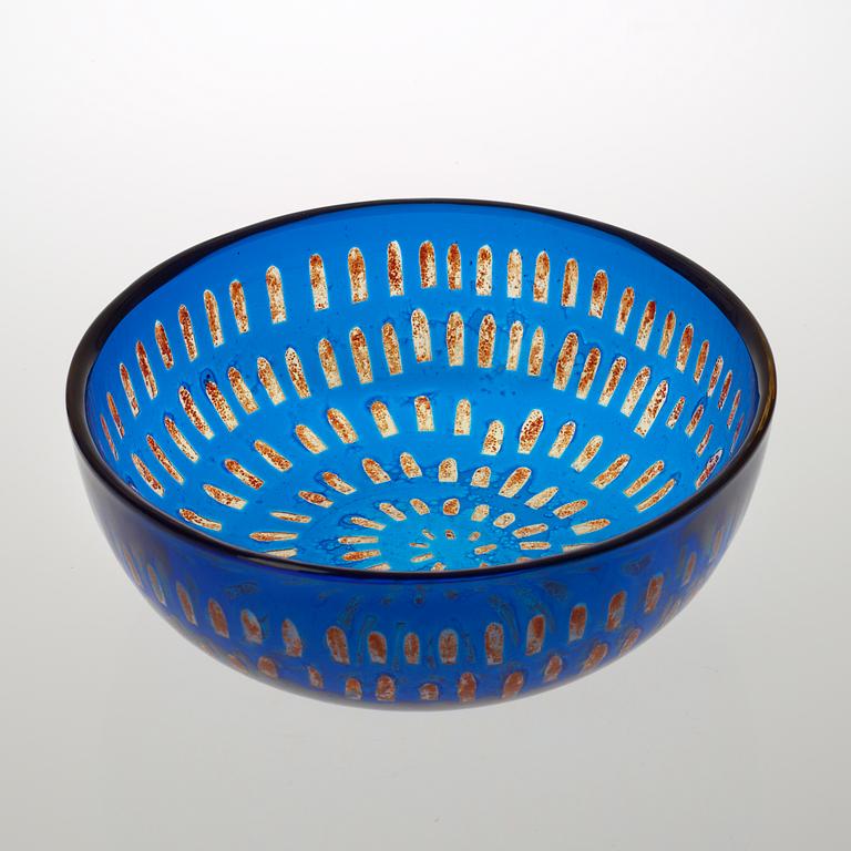 A Sven Palmqvist Ravenna glass bowl, Orrefors 1975.