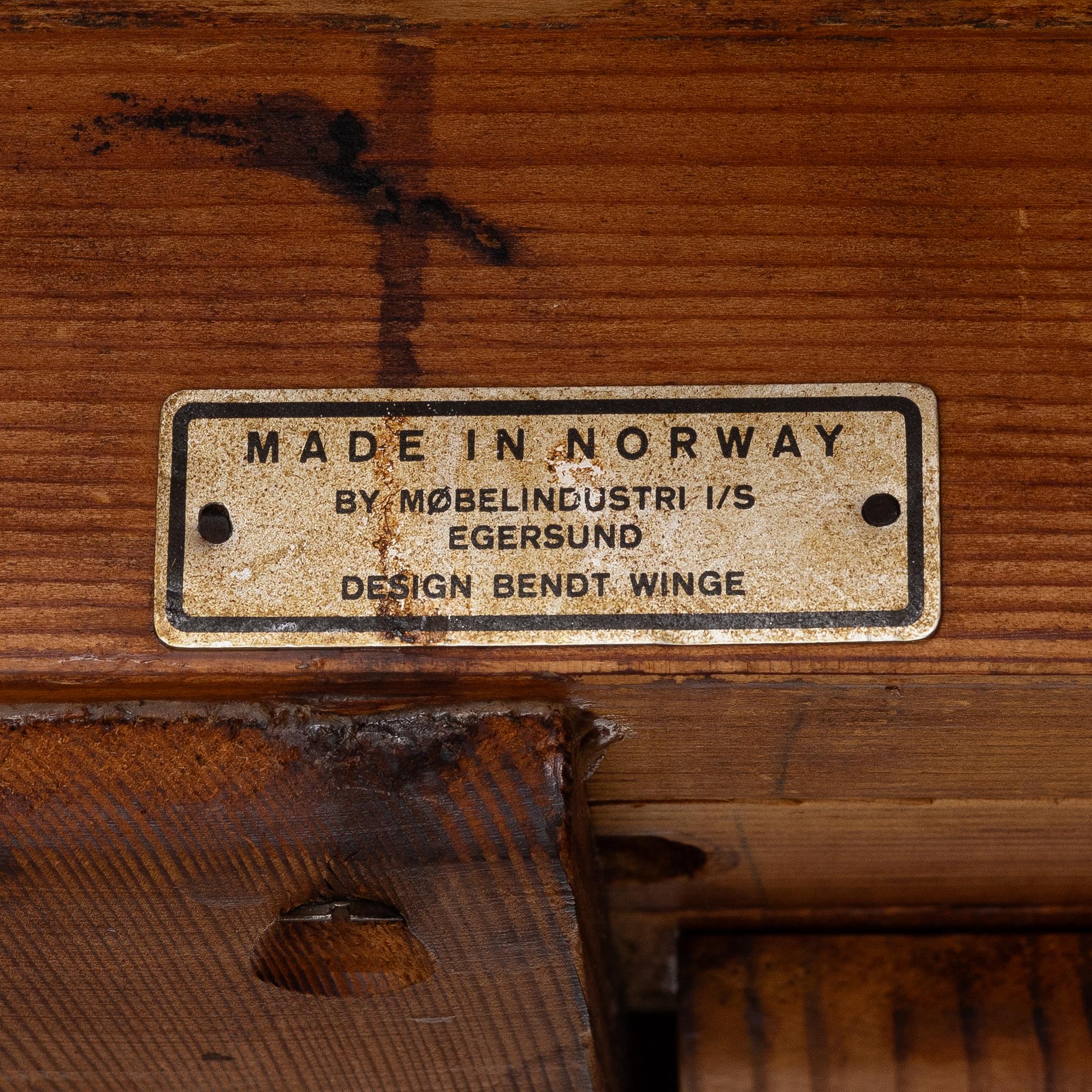 Bendt Winge, a drop-leaf table, Kleppes Møbelfabrik, Norway, 1960's.
