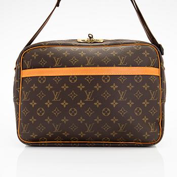 Louis Vuitton, a Monogram 'Reporter GM' bag.