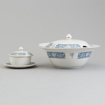 A mid 20th century 'Snow White' porcelin service, Johnson Bros ,33 pcs.