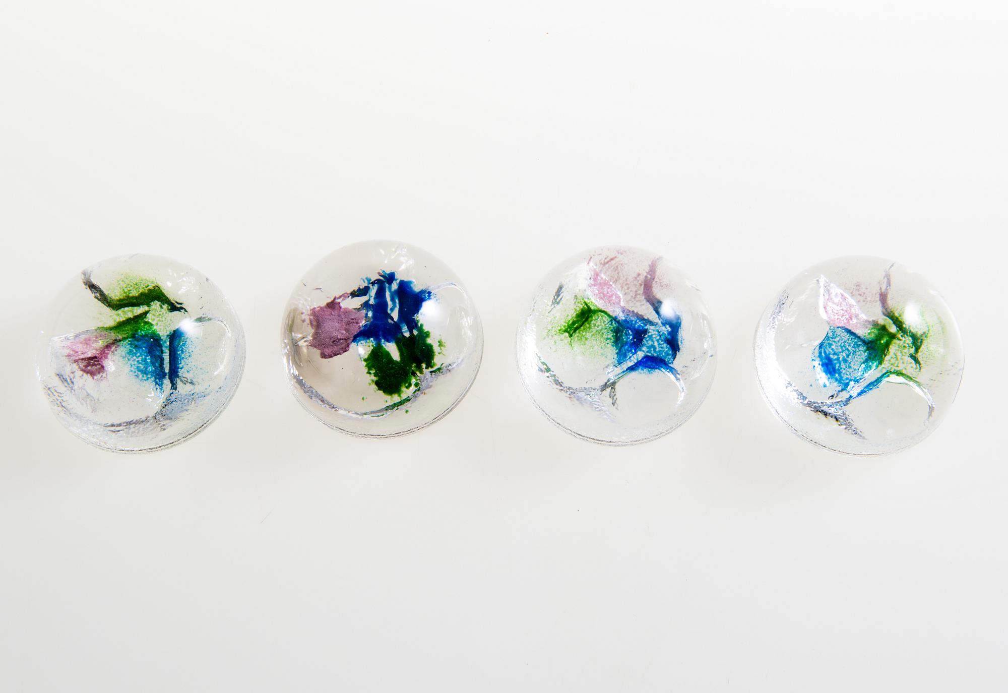 HELENA TYNELL, veistoksia, "Rantakivet", Riihimäen Lasi Oy. Tuotannossa 1973-1976.