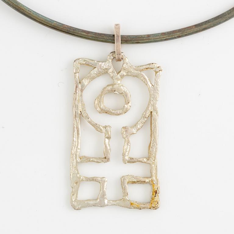 Lars Arby, a neck ring, two pendants and two pairs of earrings, silver, Gothenburg circa 1966, 1976, 1977 and 1980.
