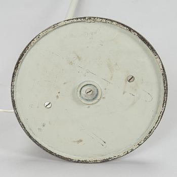 Lisa Johansson-Pape, lattiavalaisin, malli 30-001 Stockmann Orno 1900-luvun puoliväli.