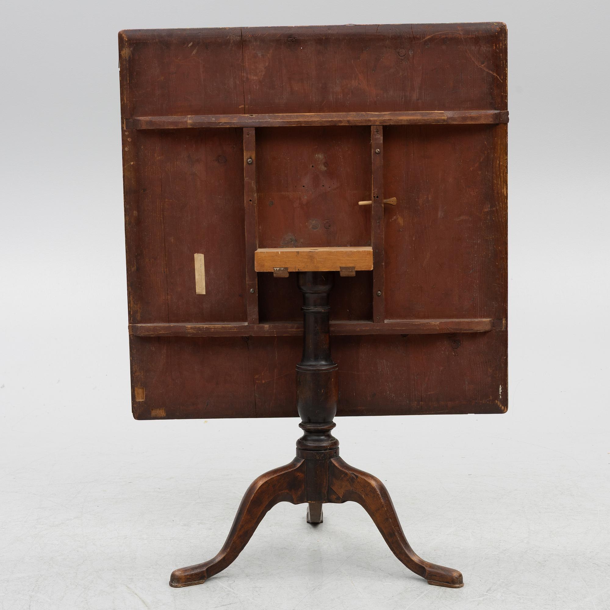 A folding table, Mälardalen, first half of the 19th century.