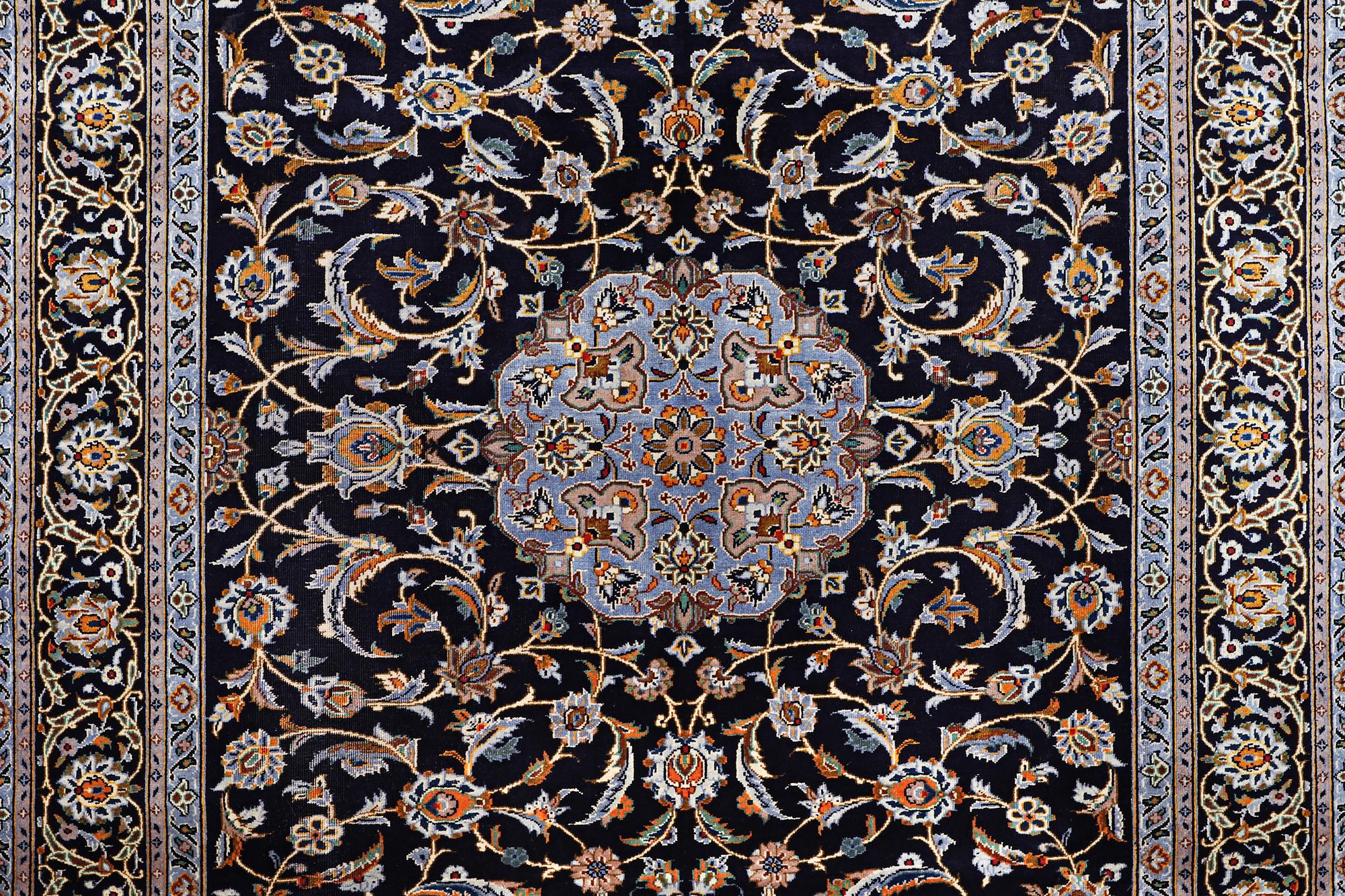 Matta, Keshan, ca 278 x 208 cm.