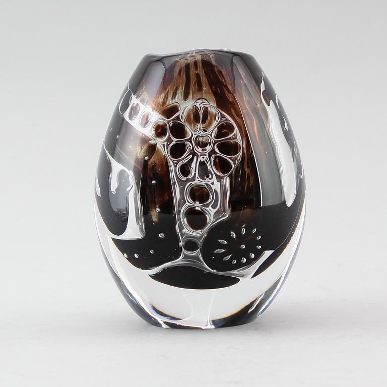 An Edvin Öhrström 'ariel' glass vase, Orrefors 1958.