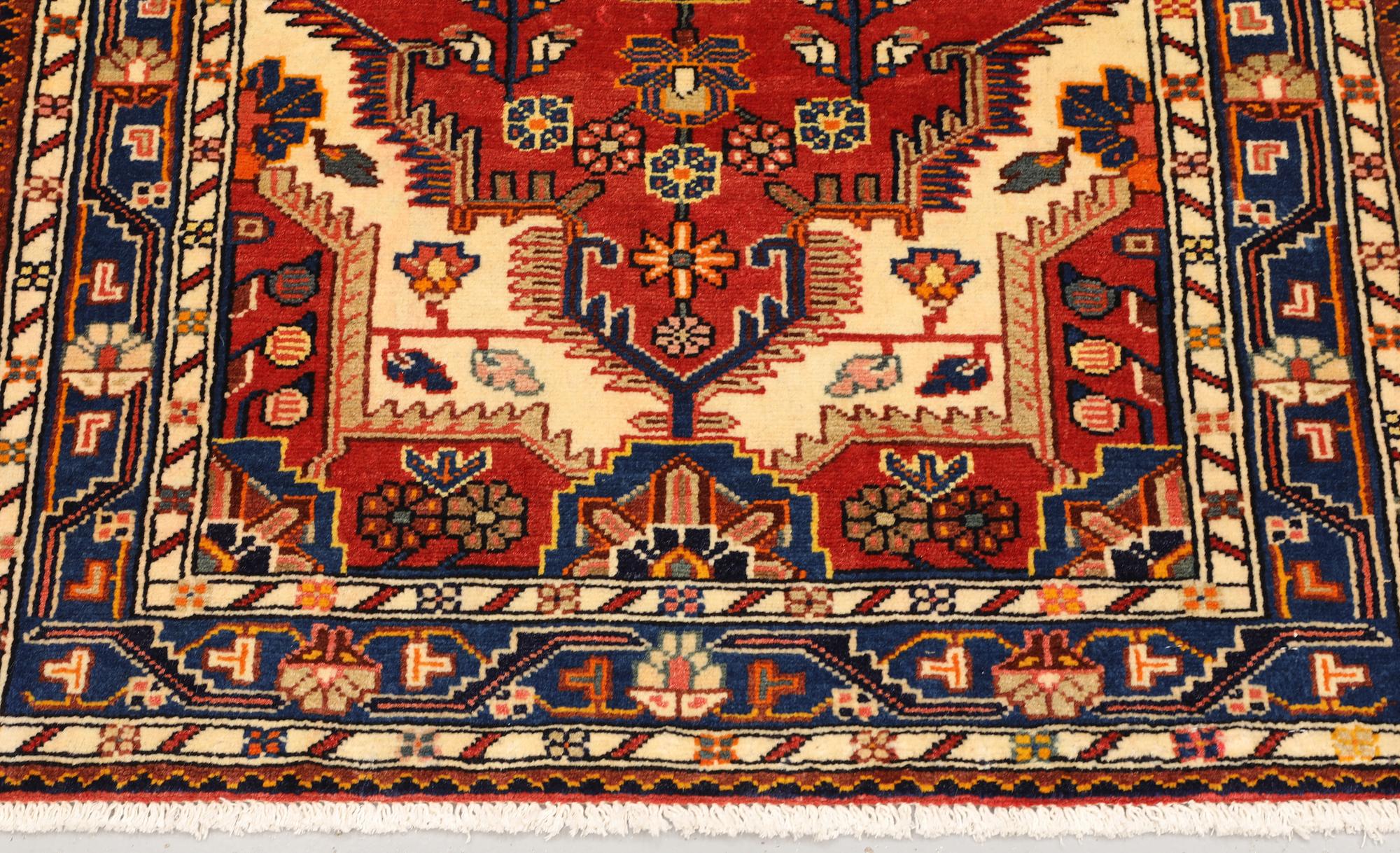 A Hamadan rug, approx. 118 x 90 cm.