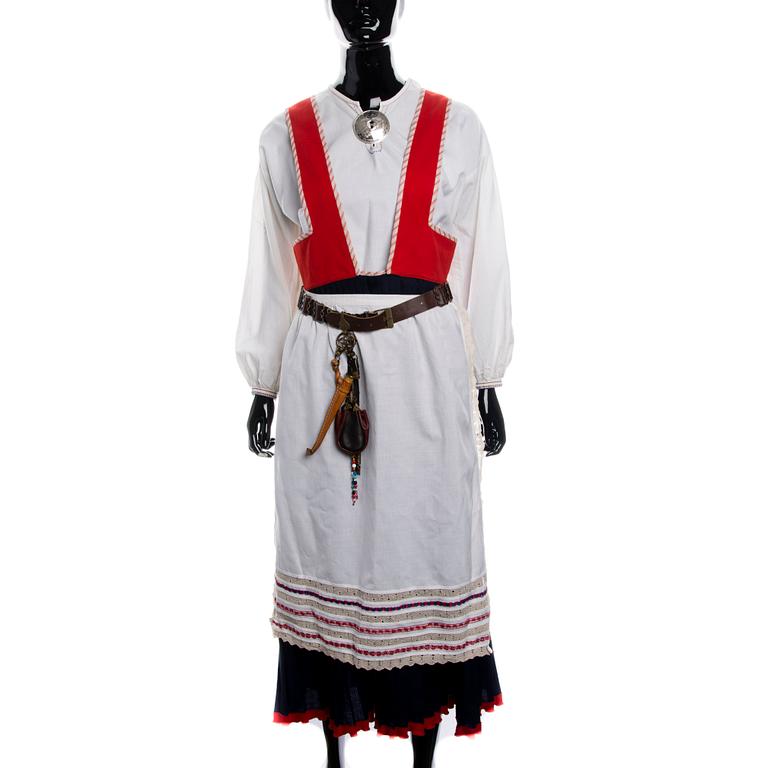 FOLKDRÄKT, Karelen ca 1970-tal.