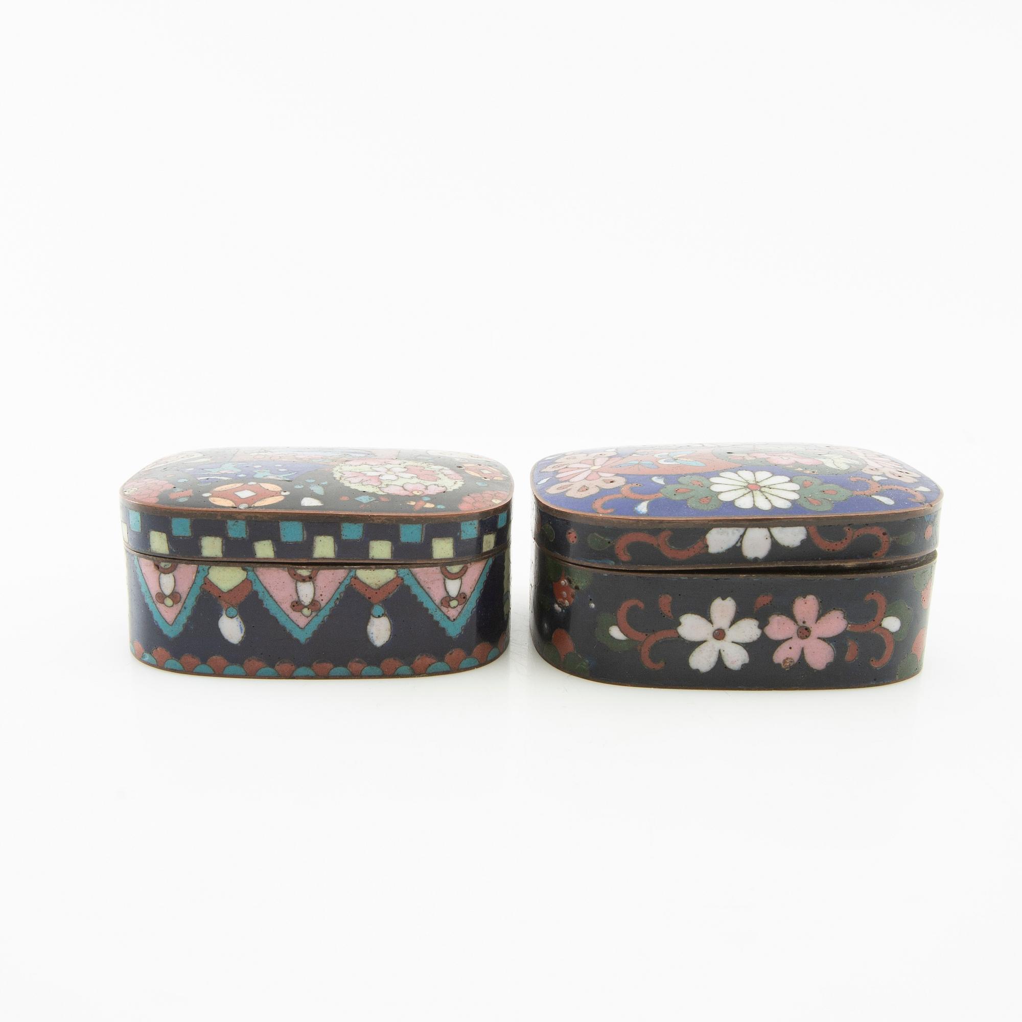 Vases 3 pcs and boxes with lids 2 pcs China 20th century first half/mid cloisonné works.