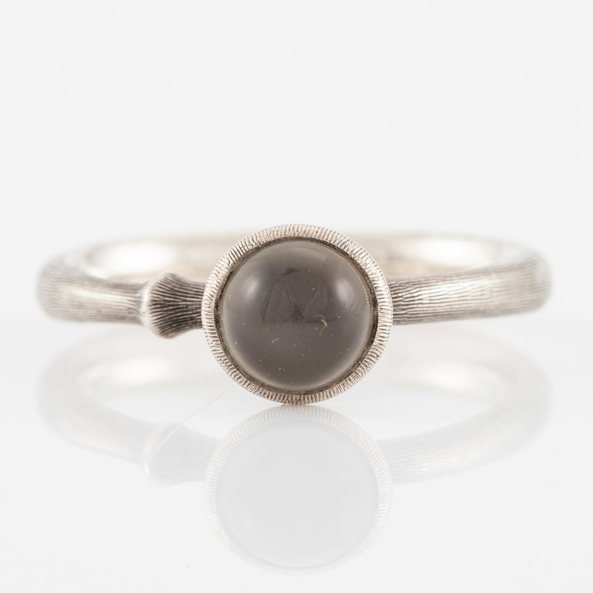 Ole Lynggaard, ring, "Lotus", silver, with cabochon-cut grey moonstone.