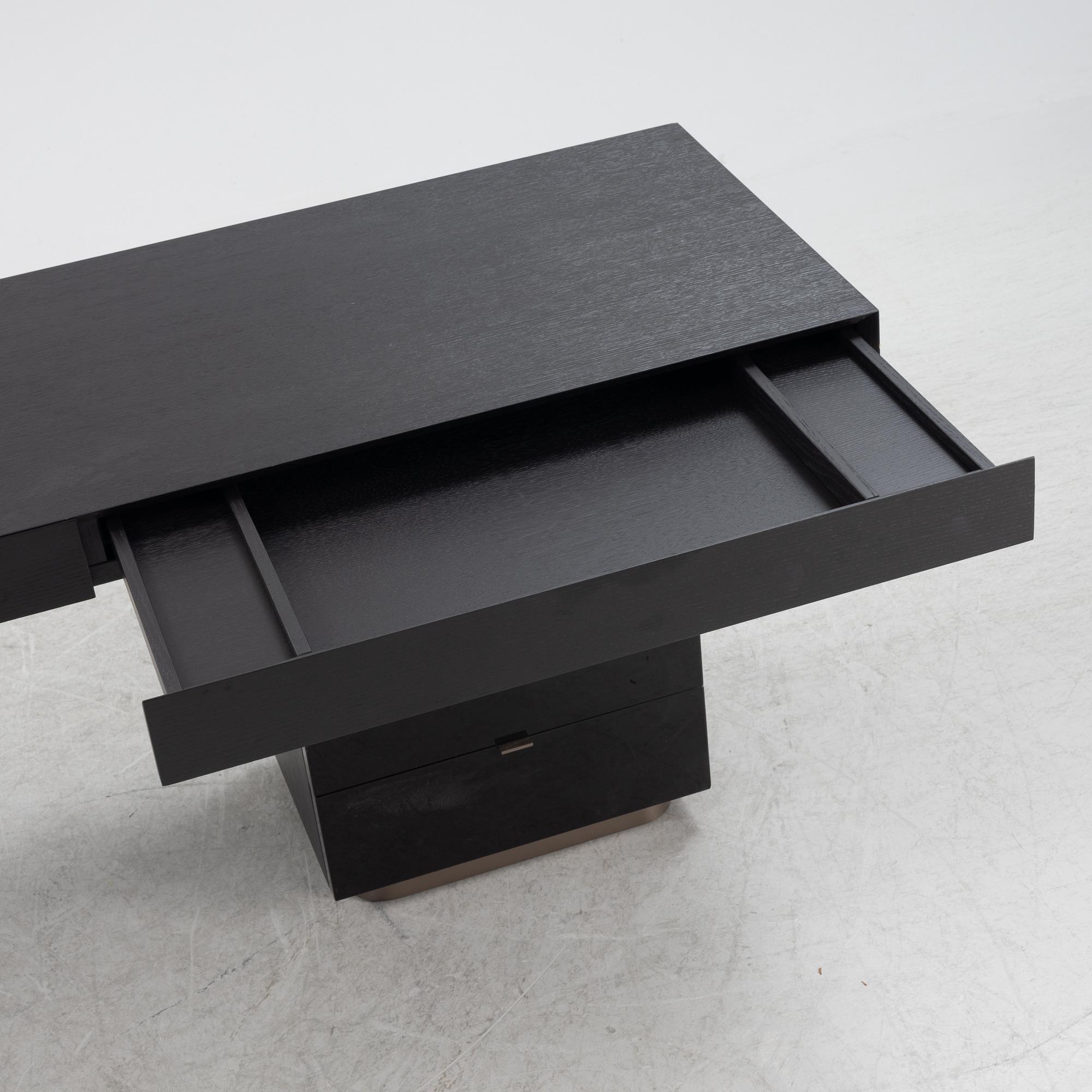 Rodolfo Dordoni, a 'Carson' desk, Minotti, Italy.
