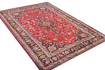A Najafabad carpet, c. 292 x 202 cm.