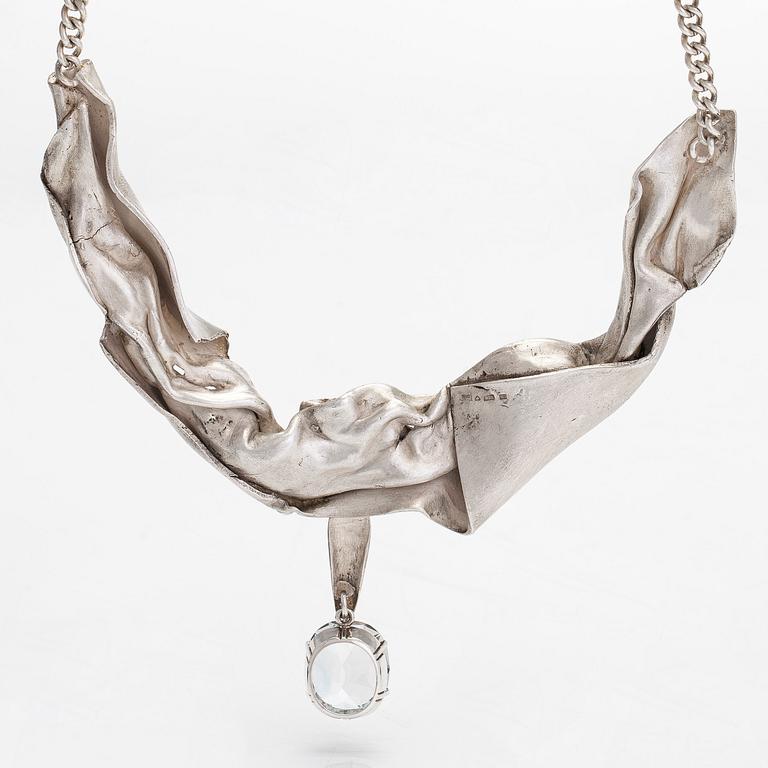 Eila Hiltunen, a unique necklace in sterling silver and rockcrystal, Raimo Nieminen 1996.