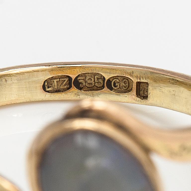 Sormus, 14K kultaa, opali. Lagercrantz Jewellery, Tammisaari 2008.