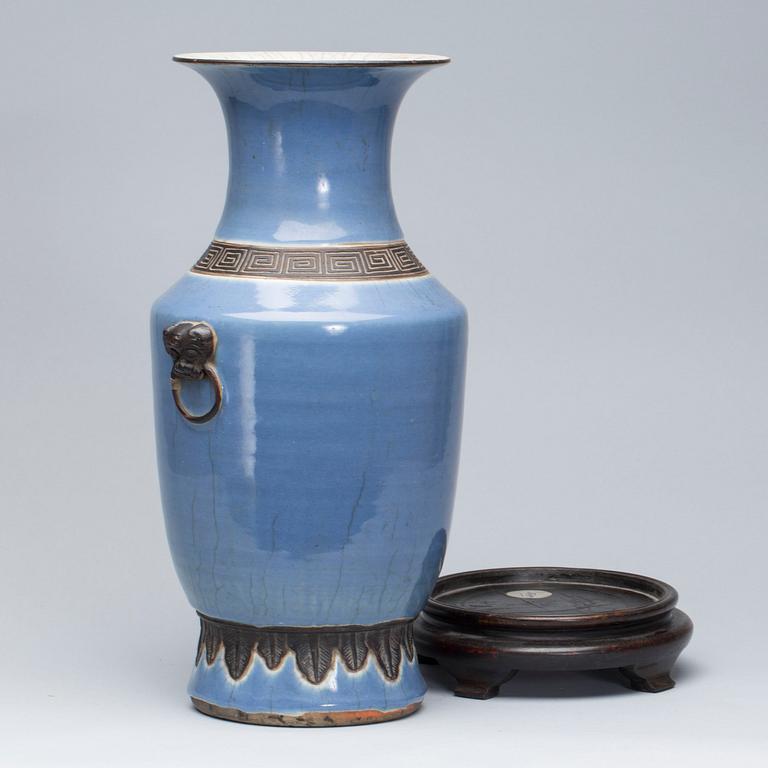 VAS, stengods. Kina, 1900-talets första hälft.