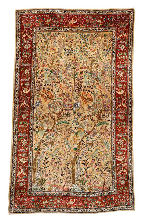 OLD SILK TABRIZ. 260 x 151-163,5 cm.