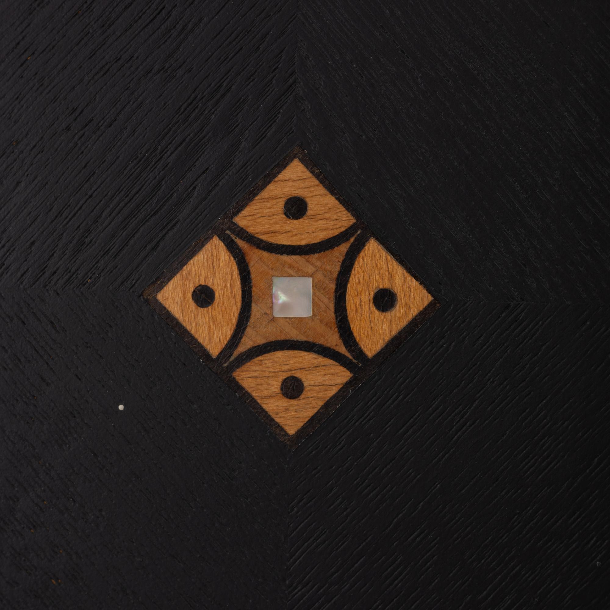 Klädskåp, 1900-talets början.