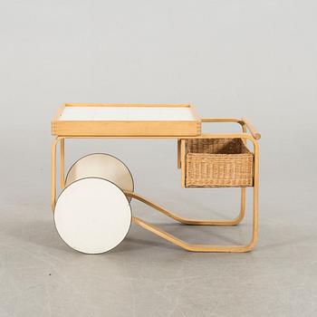 ALVAR AALTO, serving trolley, modell 900 Artek.