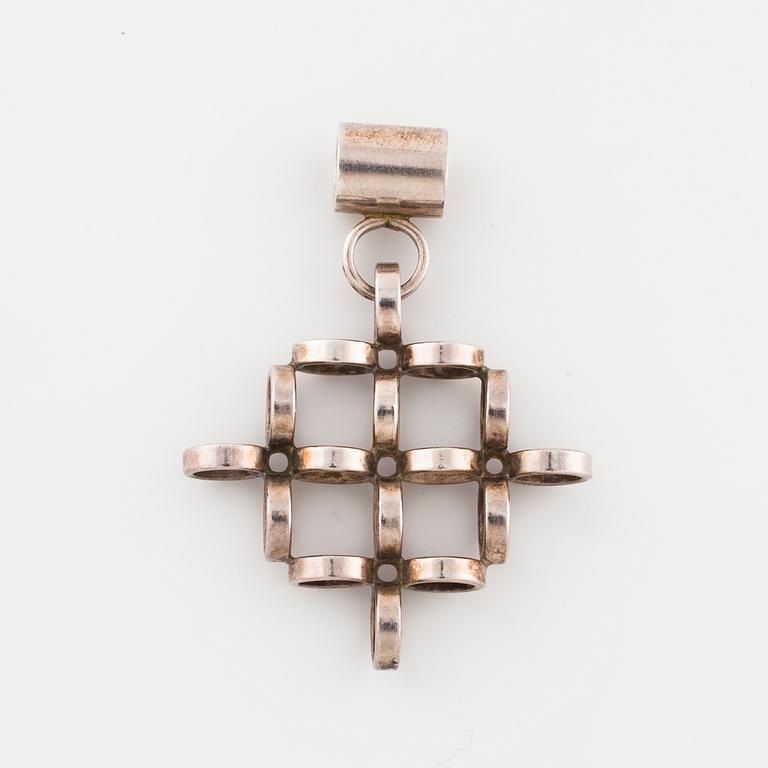 CECILIA JOHANSSON, Göteborg, 1977, a pendant.