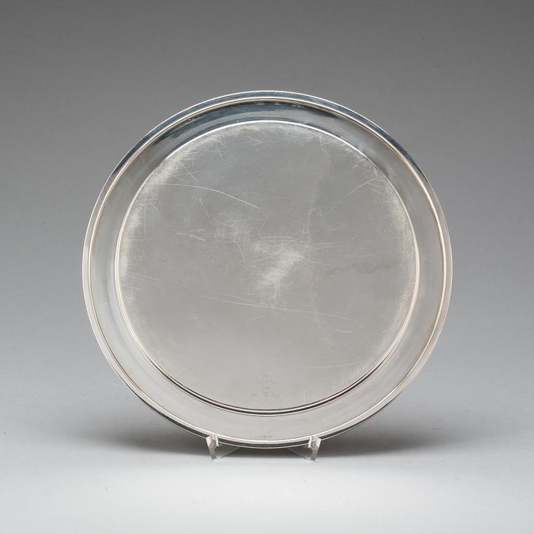 BRICKA, sterlingsilver, Sigvard Bernadotte för Georg Jensen, bricka, Köpenhamn 1945-77. Vikt ca 600 g.