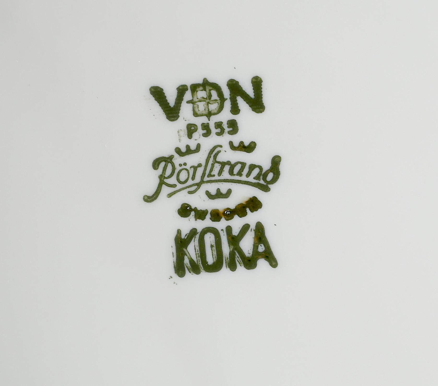 MAT-, KAFFE- & TESERVISDELAR, 41 st. "Koka blå", Rörstrand. Formgiven av Hertha Bengtsson, i produktion 1956-1988.