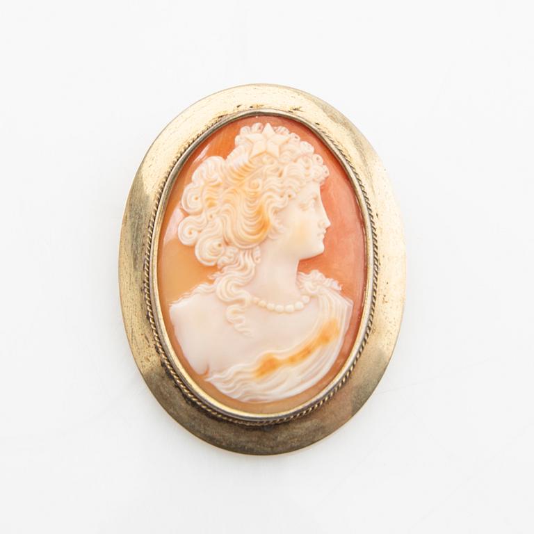 Brooch of silver and carved shell cameo, E Cederin Örebro 1922.