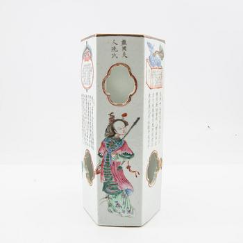 A famille rose lantern, late Qing dynasty.