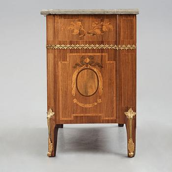 Byrå, Johan Wilhelm Metzmachers art (mästare i Stockholm 1769-1783), Gustaviansk.
