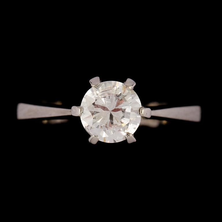 RING, 18k vitguld med briljantslipad diamant, ca 0.70 ct, utländska stämplar. Vikt 4 g.