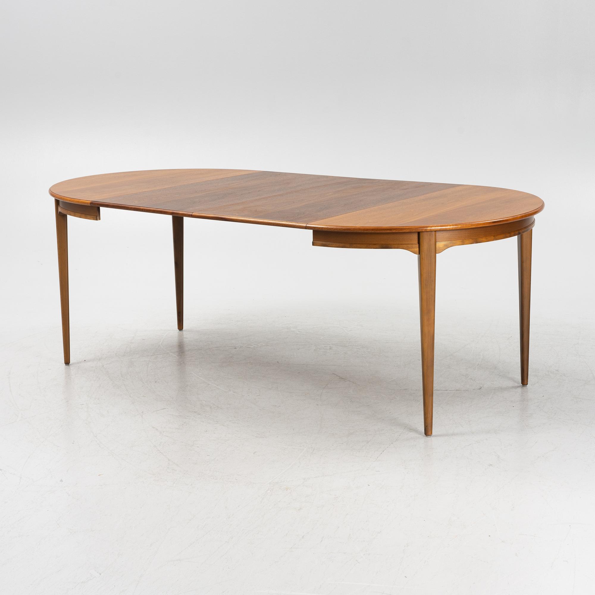 Dining table, walnut, mid-20th century.
