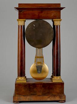 BORDSPENDYL, empire, Frankrike, 1800-talets första hälft.
