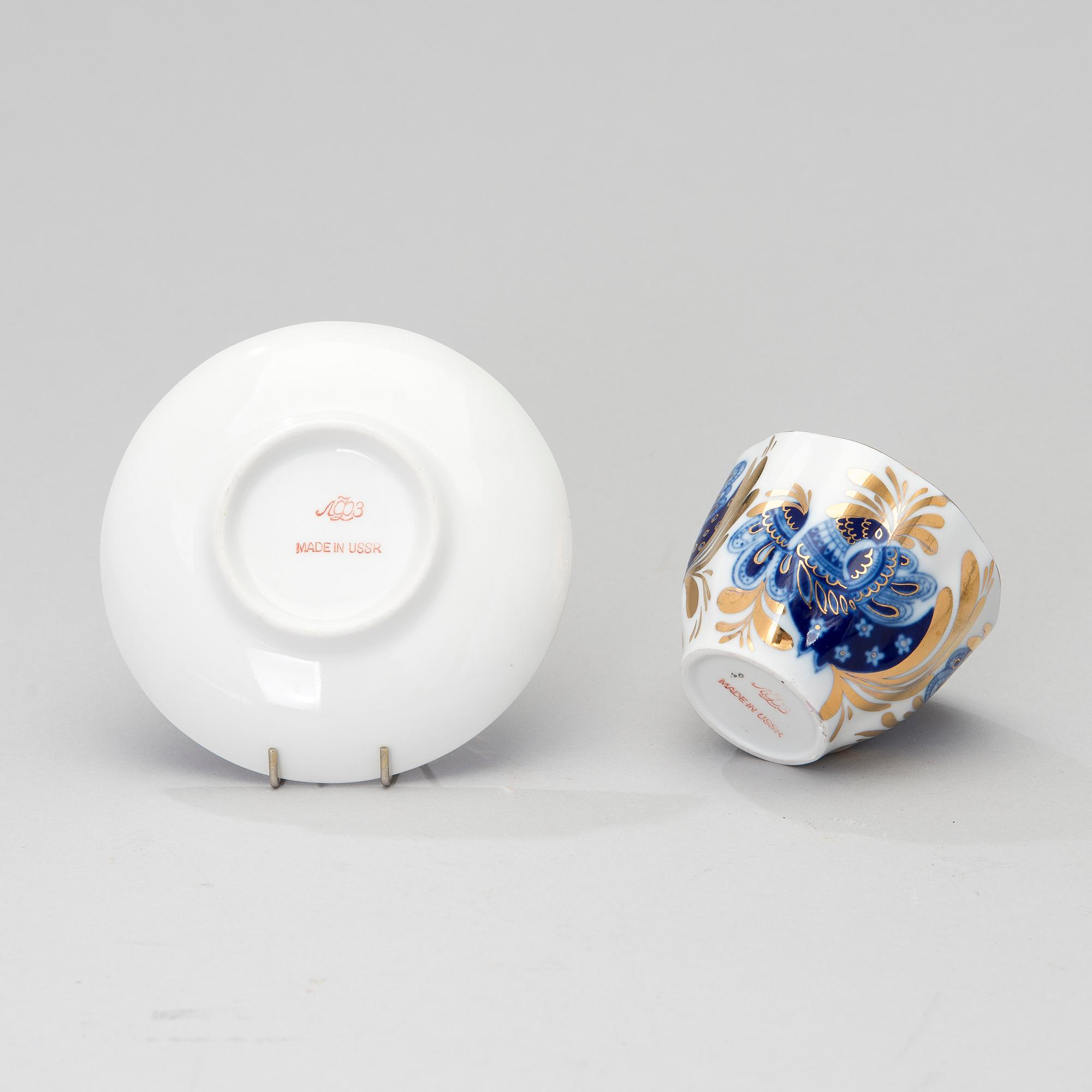 A 34-piece'Golden Garden' porcelain tea- and coffee set from Lomonosov, Soviet Union.