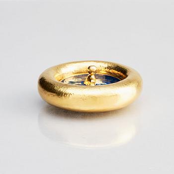 Olle Ohlsson, skulptur, Stockholm 1977, 18k guld och emalj.