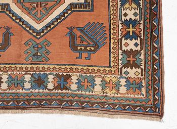 An Ardabil carpet, approx. 265 x 163 cm.