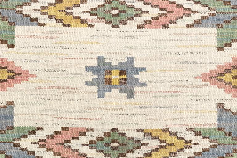 Märta Måås-Fjetterström, a carpet, "Vit botten", flat weave, ca 305 x 200 cm, signed AB MMF.