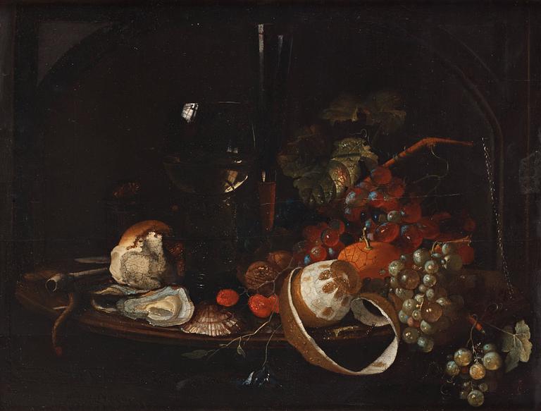 Willem Kalf Hans art, Stilleben med ostron, kritpipa, glas, frukter och insekter.