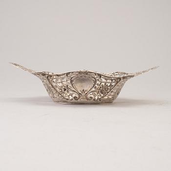 A silver bowl by J L Hultman, Stockhol, dated 1952.