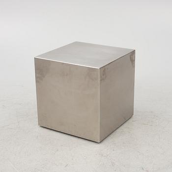 Giorgio Cattelan, a "Dadox Pouf", Cattelan Italia, post 1990.