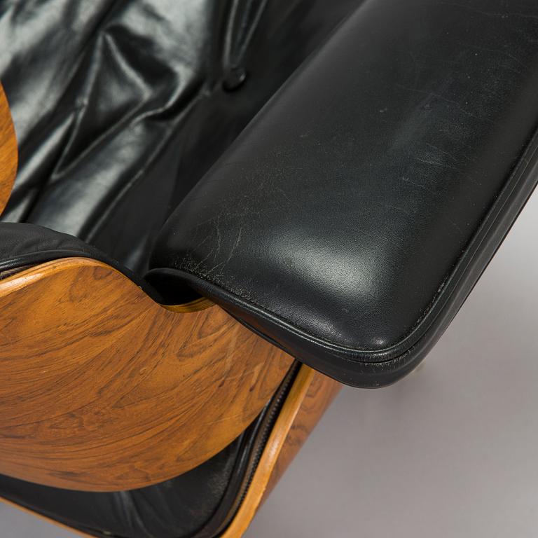 Charles & Ray Eames, 'Lounge chair', licensed by Mobilier International France, 1977.