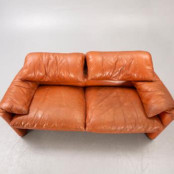 A Vico Magistretti "Maralunga" leather sofa for Cassina, Italy late 20th century.