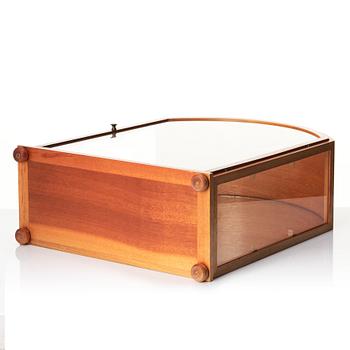 Josef Frank, vitrinskåp, modell 2070, Firma Svenskt Tenn, sannolikt 1950-tal.