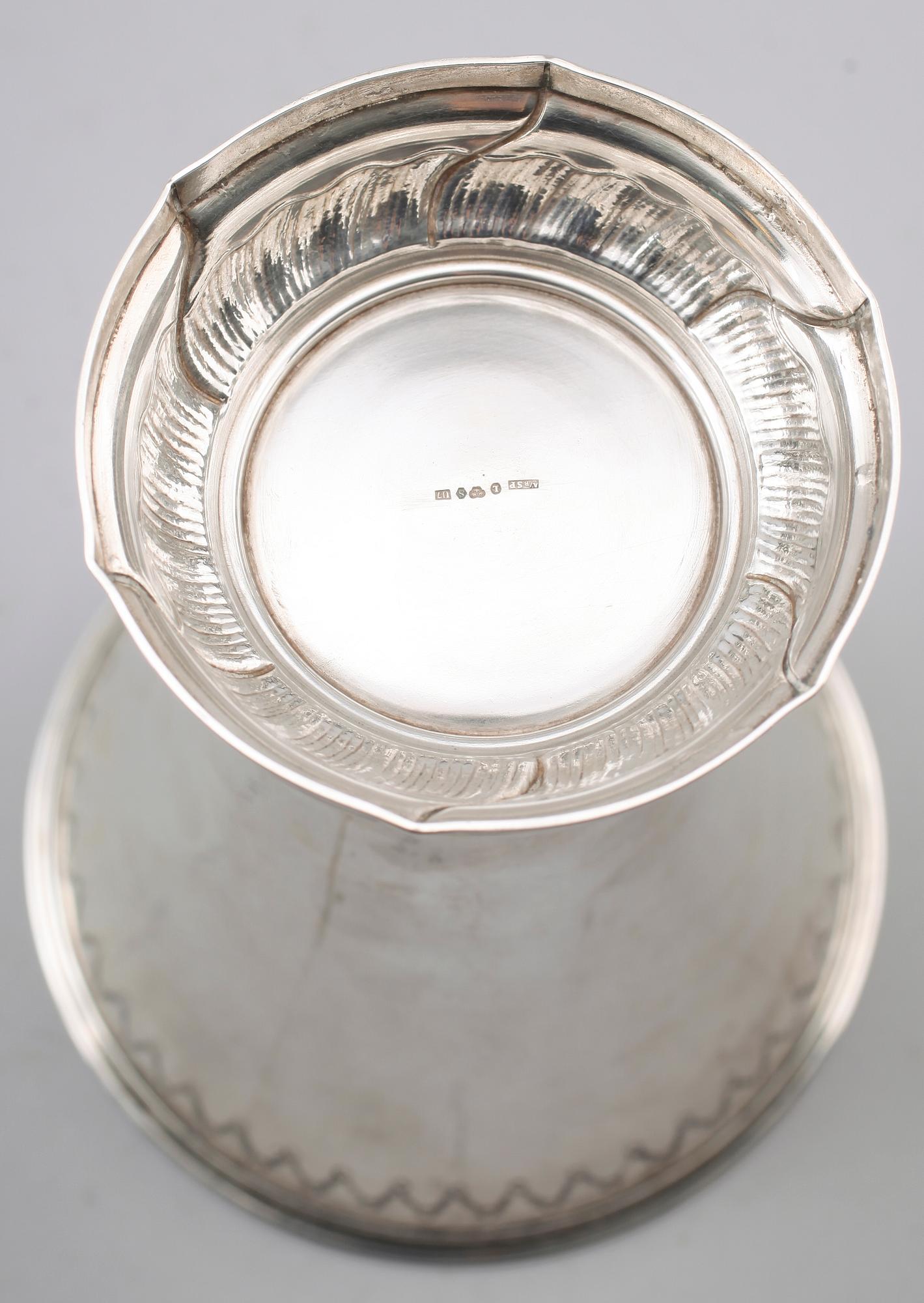 BÄGARE, silver, 1922. Total vikt ca 384 g.