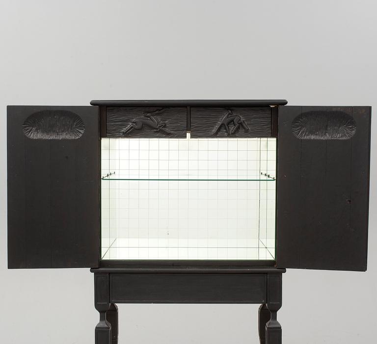 A 1930s/1940s cocktail cabinet.