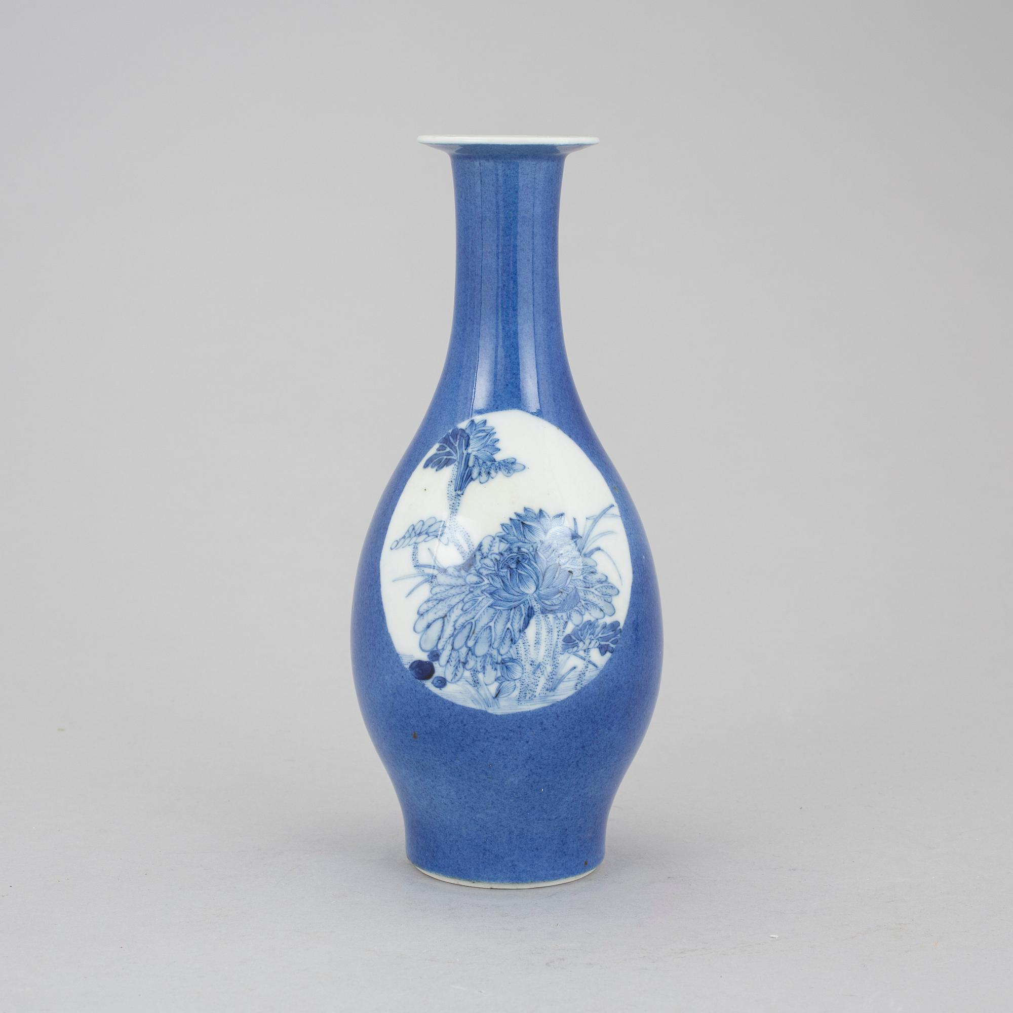 VAS, porslin, Kina, troligen 1800-tal.